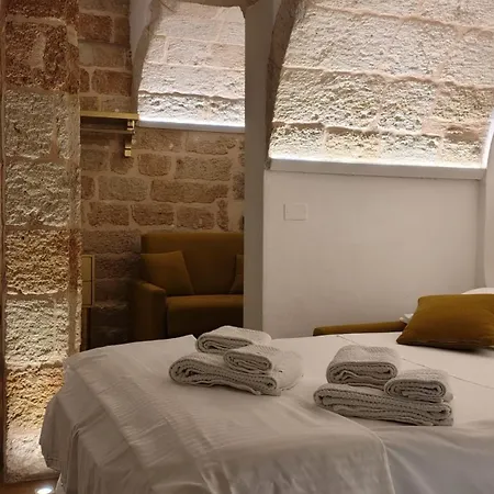 Gold White Exclusive House