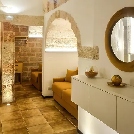 Konukevi Gold White Exclusive House 4*