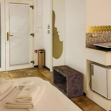 Gold White Exclusive House Гостевой дом Полиньяно-а-Маре