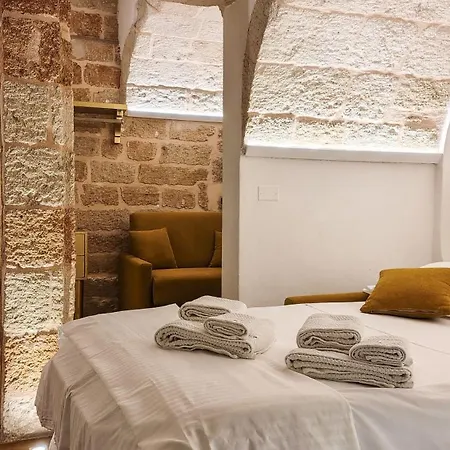 Gold White Exclusive House Гостевой дом 4*